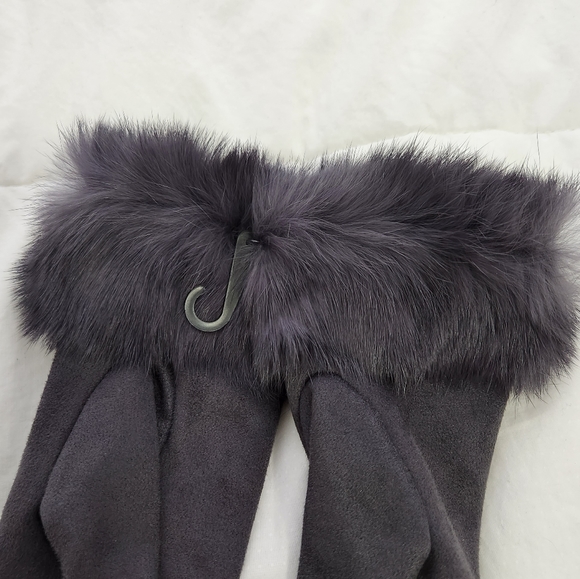 Gloves - Picture 10 of 12